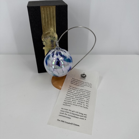 Hand blown glass ornament created by Northwest artists Pilchuck Glass School 90s - Picture 1 of 10